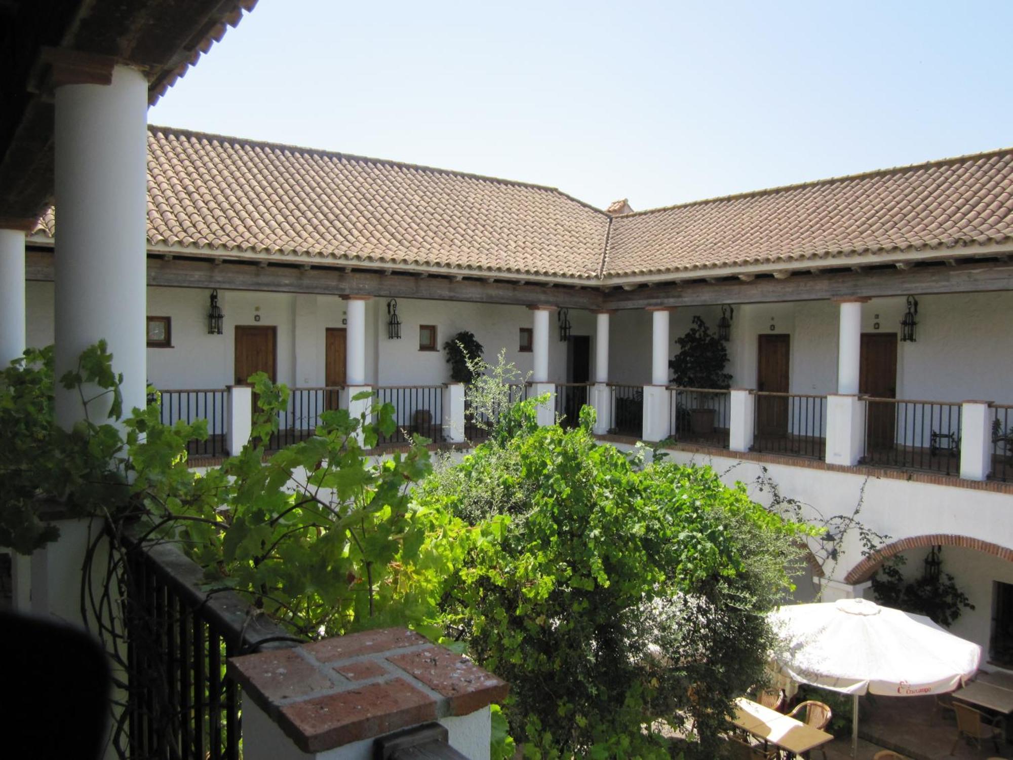 Hotel Cortijo Las Grullas Беналуп-Касас-Вьехас Экстерьер фото