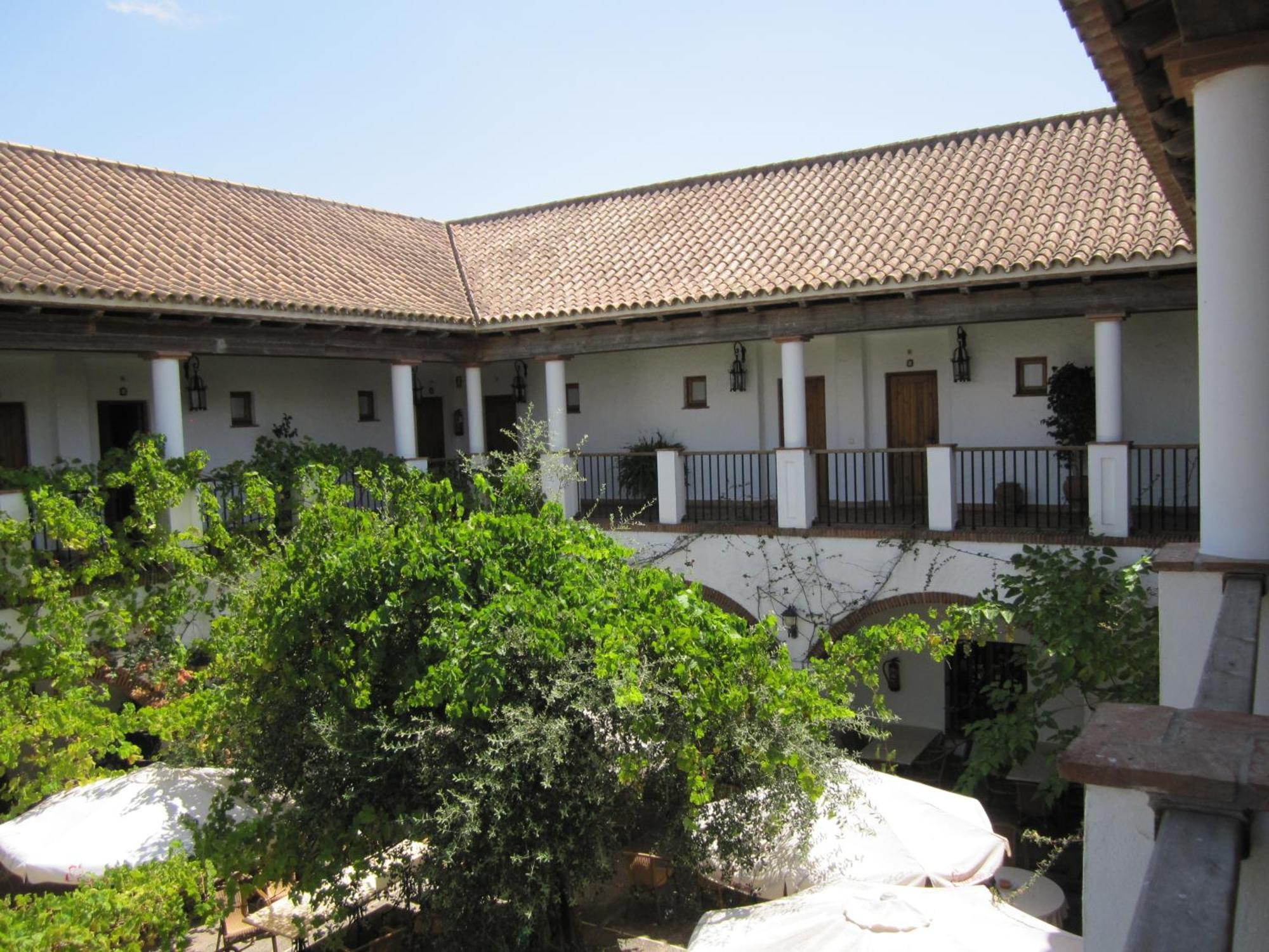 Hotel Cortijo Las Grullas Беналуп-Касас-Вьехас Экстерьер фото