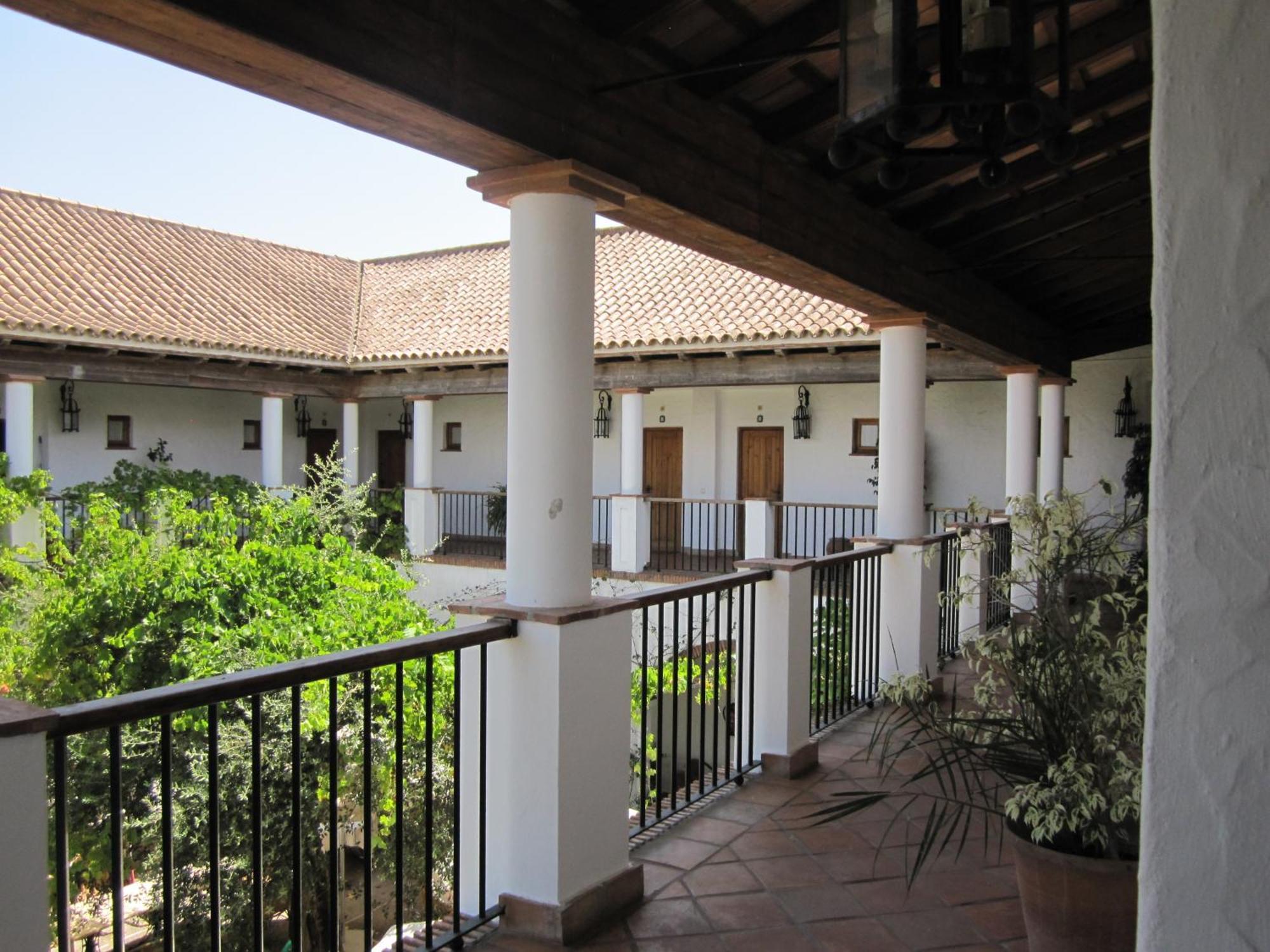 Hotel Cortijo Las Grullas Беналуп-Касас-Вьехас Экстерьер фото