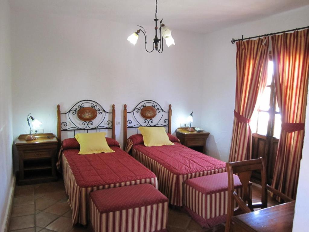 Hotel Cortijo Las Grullas Беналуп-Касас-Вьехас Номер фото