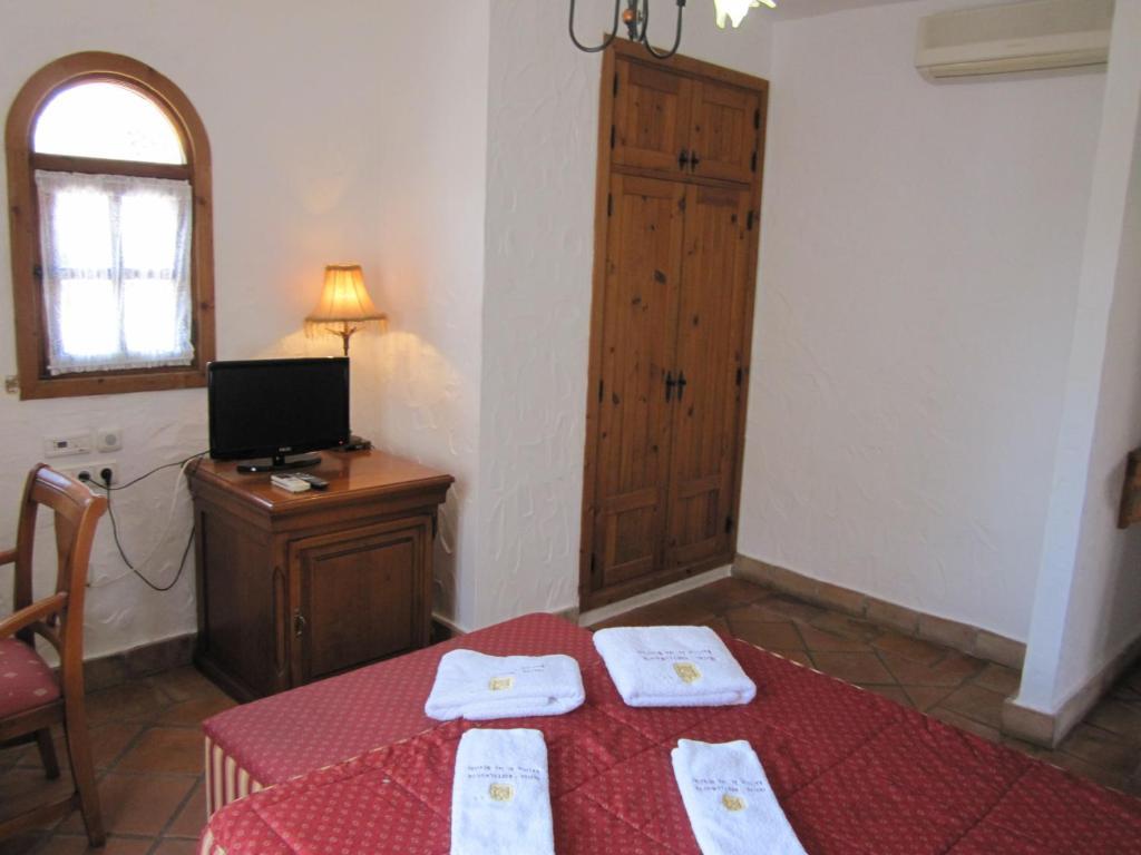 Hotel Cortijo Las Grullas Беналуп-Касас-Вьехас Номер фото