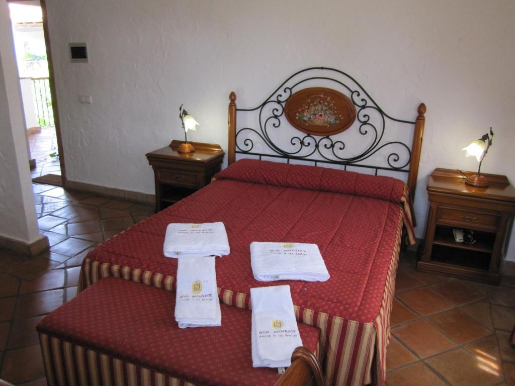 Hotel Cortijo Las Grullas Беналуп-Касас-Вьехас Номер фото